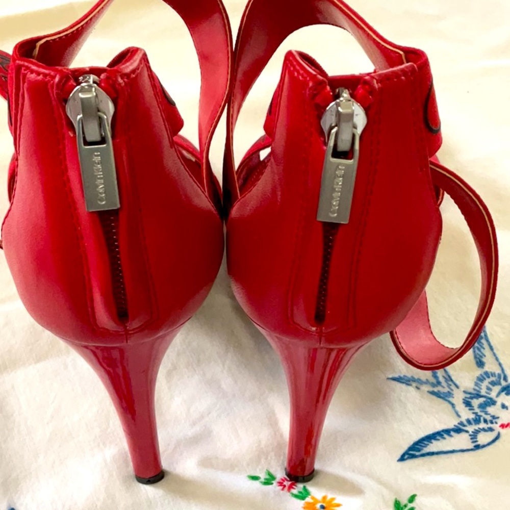 Calvin Klein red elastic heels size 7.5 M - Picture 5 of 6